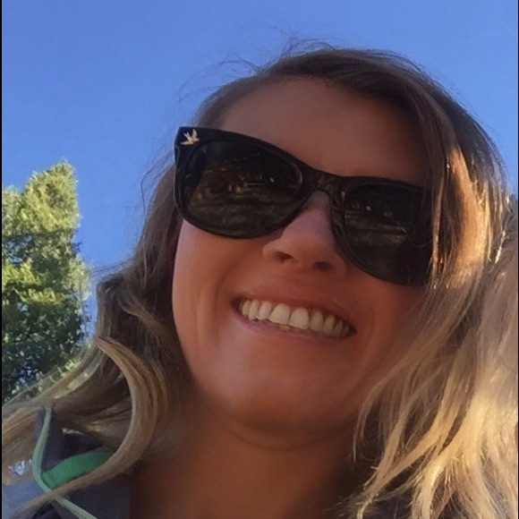 Meet your Posher, Crystal - Picture 1 of 1